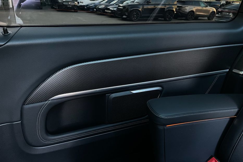 Продам Mercedes-Benz V-Class 300 4Matic AMG 2023 года в Киеве