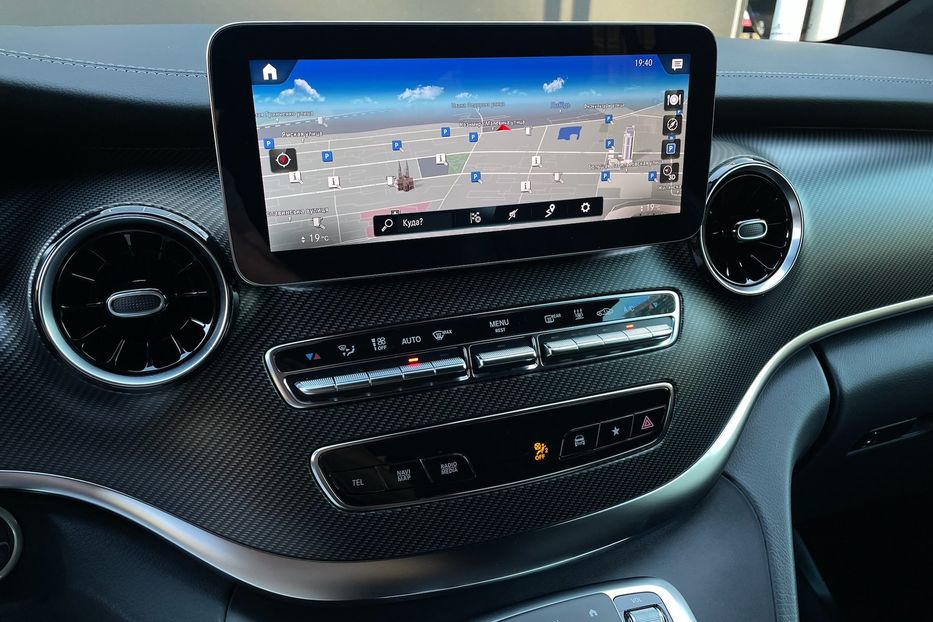Продам Mercedes-Benz V-Class 300 4Matic AMG 2023 года в Киеве