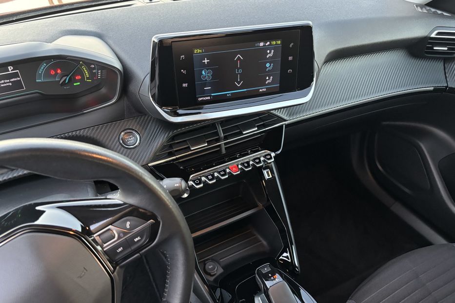 Продам Peugeot 2008 50 квт 2021 года в Львове