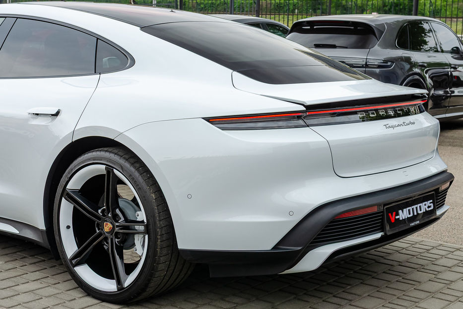 Продам Porsche Taycan Turbo 2020 года в Киеве