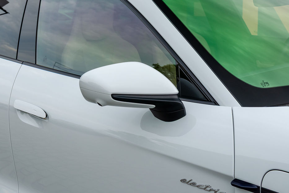 Продам Porsche Taycan Turbo 2020 года в Киеве