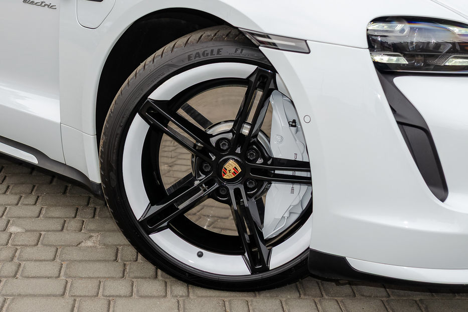 Продам Porsche Taycan Turbo 2020 года в Киеве