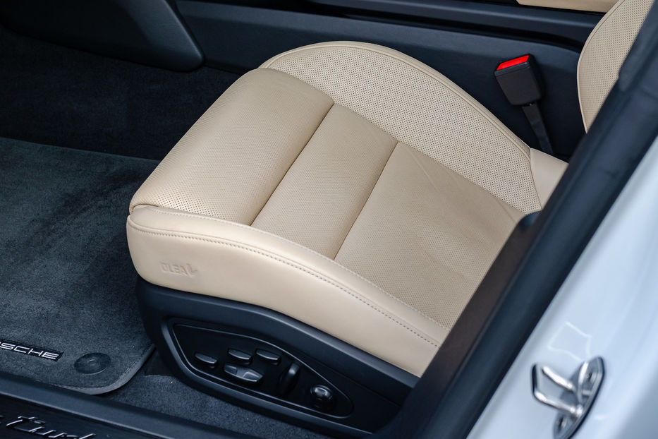 Продам Porsche Taycan Turbo 2020 года в Киеве