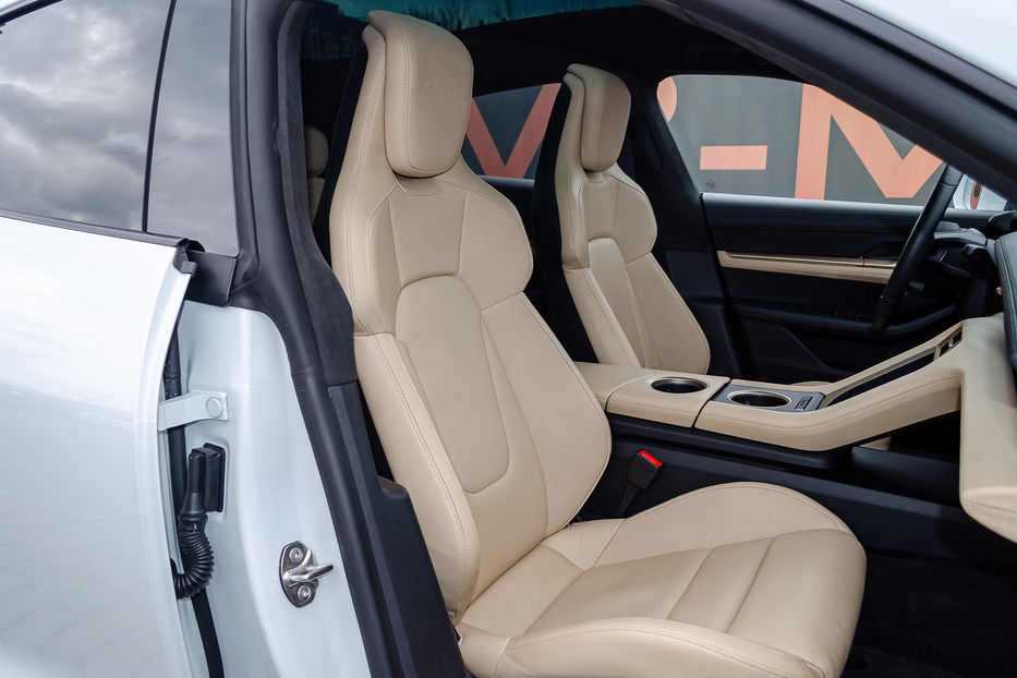 Продам Porsche Taycan Turbo 2020 года в Киеве