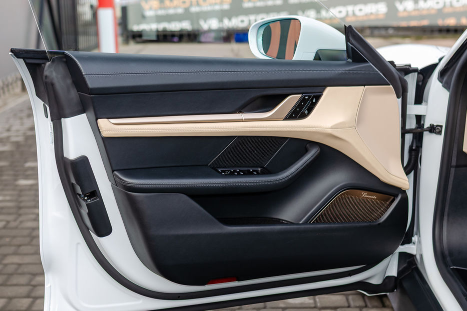 Продам Porsche Taycan Turbo 2020 года в Киеве