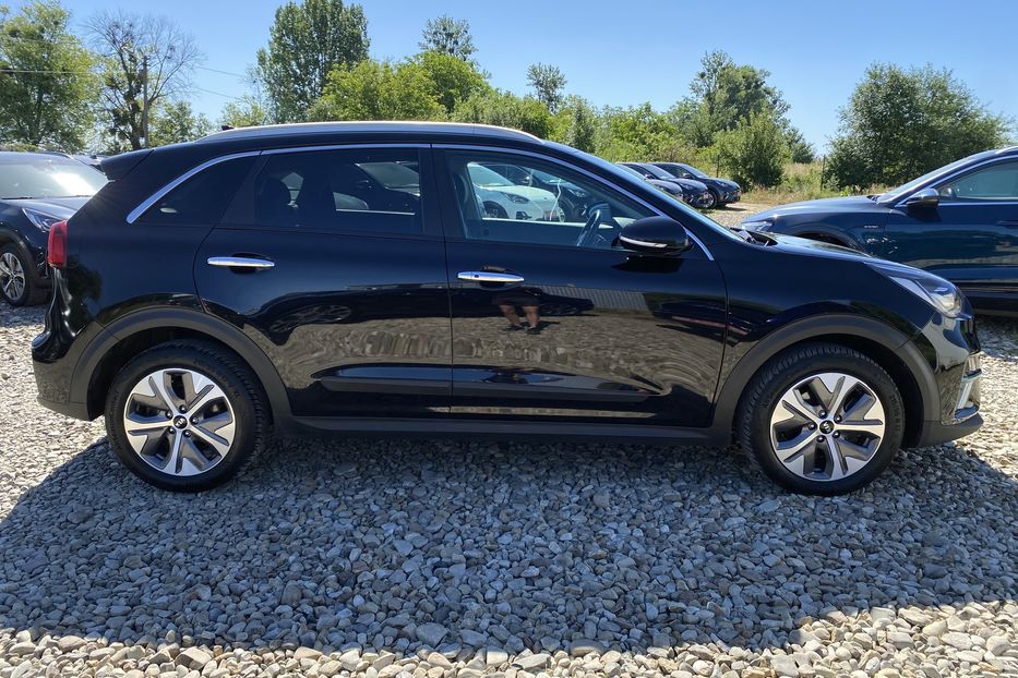 Продам Kia Niro 64кВт Макс.компл.Prestige 2020 года в Львове