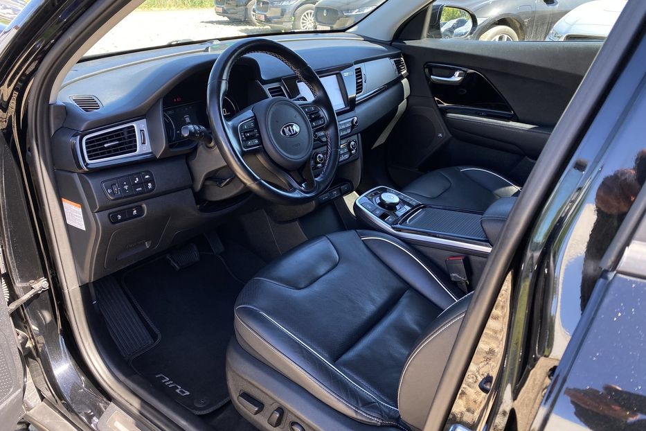 Продам Kia Niro 64кВт Макс.компл.Prestige 2020 года в Львове