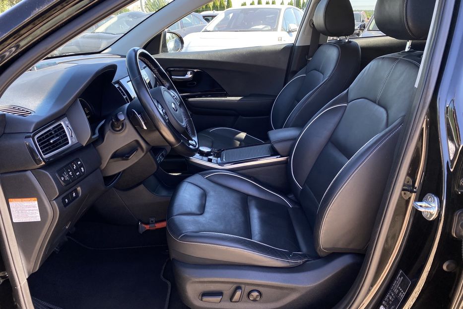 Продам Kia Niro 64кВт Макс.компл.Prestige 2020 года в Львове