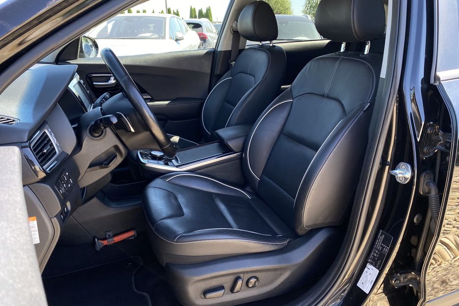 Продам Kia Niro 64кВт Макс.компл.Prestige 2020 года в Львове