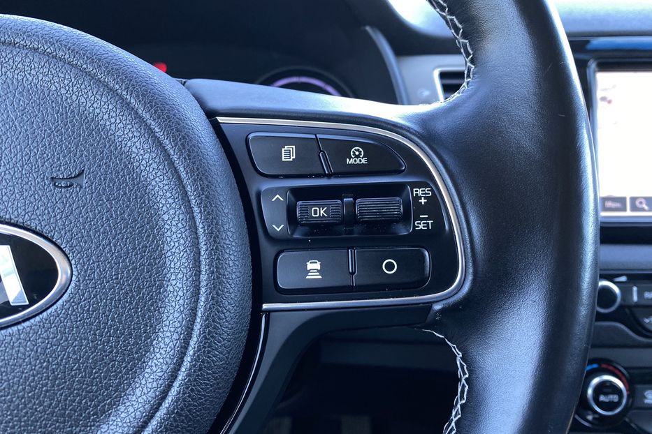 Продам Kia Niro 64кВт Макс.компл.Prestige 2020 года в Львове
