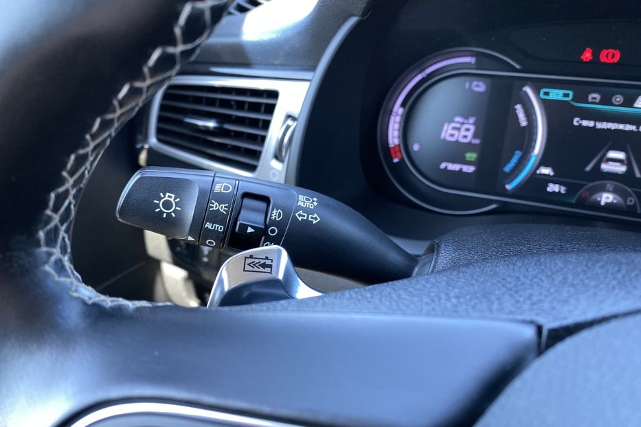 Продам Kia Niro 64кВт Макс.компл.Prestige 2020 года в Львове