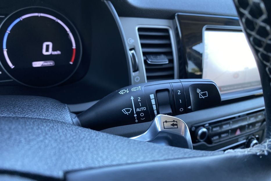 Продам Kia Niro 64кВт Макс.компл.Prestige 2020 года в Львове