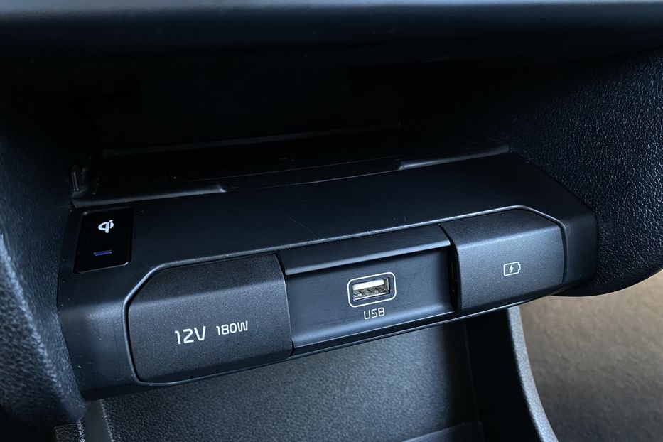 Продам Kia Niro 64кВт Макс.компл.Prestige 2020 года в Львове
