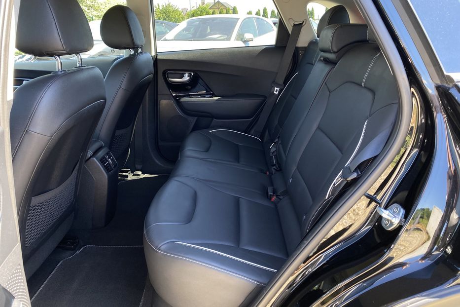 Продам Kia Niro 64кВт Макс.компл.Prestige 2020 года в Львове