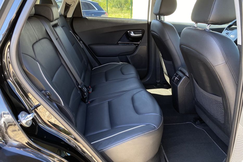 Продам Kia Niro 64кВт Макс.компл.Prestige 2020 года в Львове