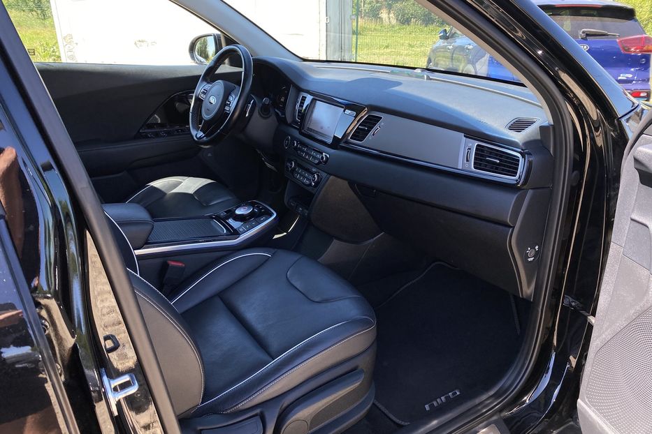 Продам Kia Niro 64кВт Макс.компл.Prestige 2020 года в Львове