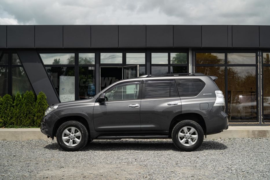 Продам Toyota Land Cruiser Prado 2011 года в Черновцах
