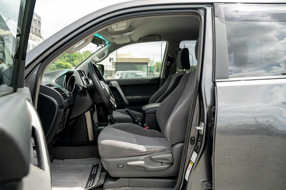 Продам Toyota Land Cruiser Prado 2011 года в Черновцах