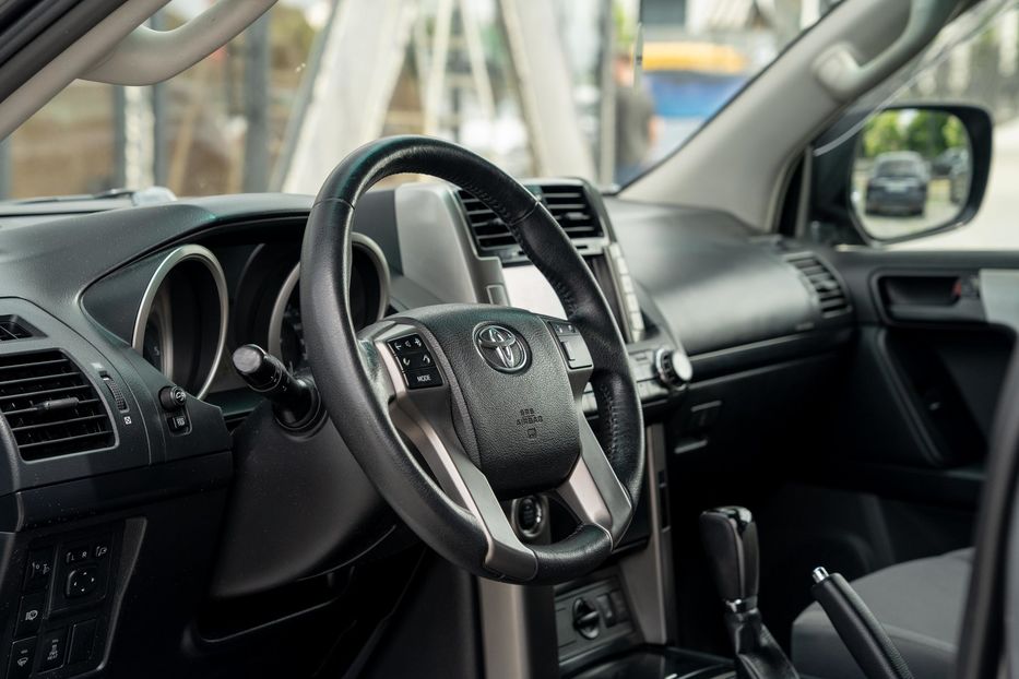 Продам Toyota Land Cruiser Prado 2011 года в Черновцах