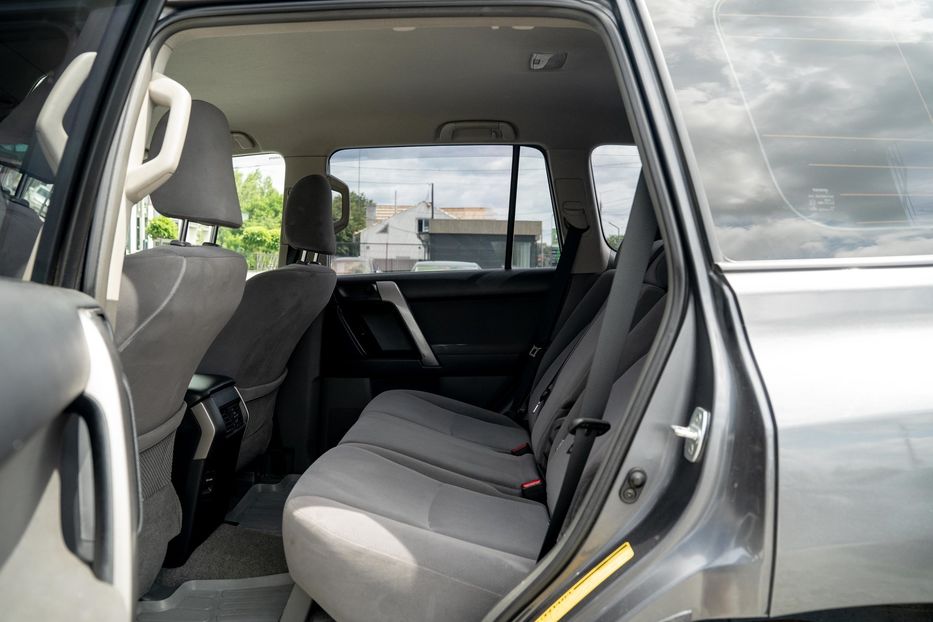 Продам Toyota Land Cruiser Prado 2011 года в Черновцах