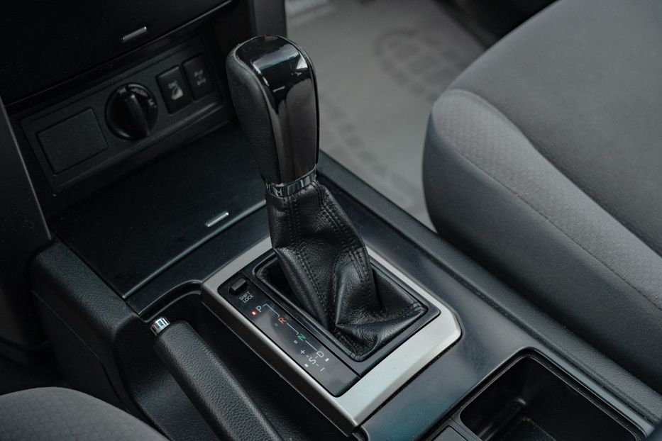 Продам Toyota Land Cruiser Prado 2011 года в Черновцах