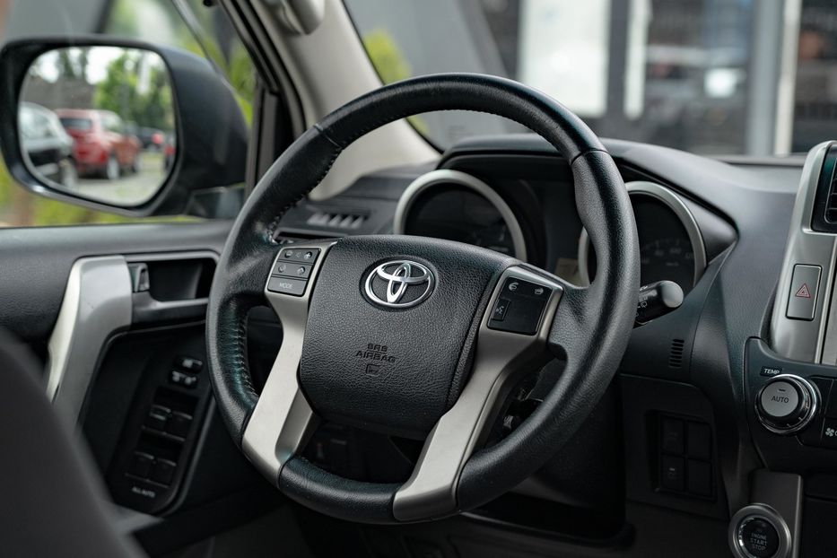 Продам Toyota Land Cruiser Prado 2011 года в Черновцах
