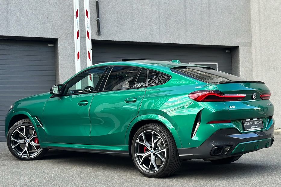 Продам BMW X6 M60i  2023 года в Киеве