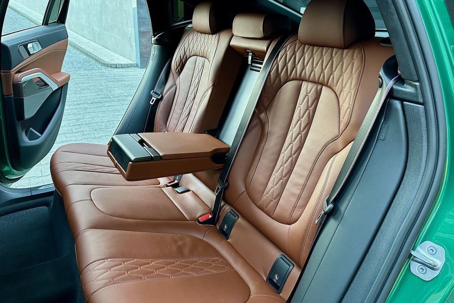 Продам BMW X6 M60i  2023 года в Киеве