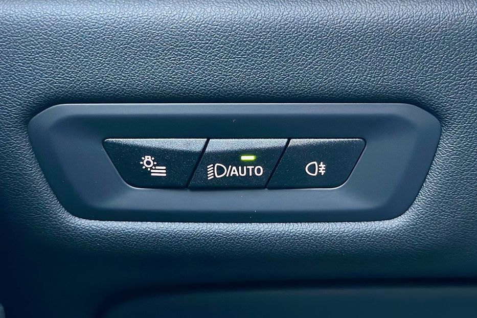 Продам BMW X6 M60i  2023 года в Киеве