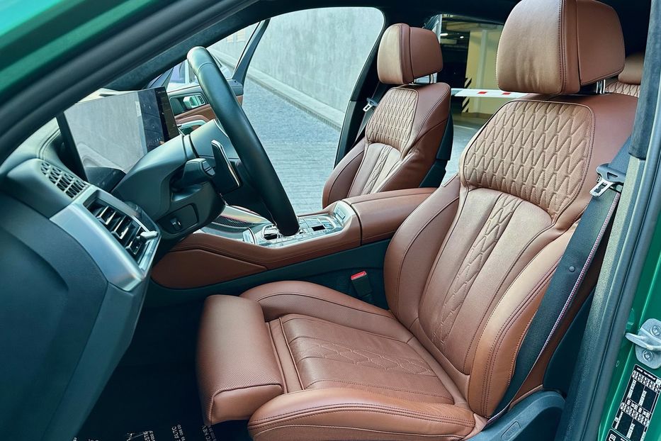 Продам BMW X6 M60i  2023 года в Киеве