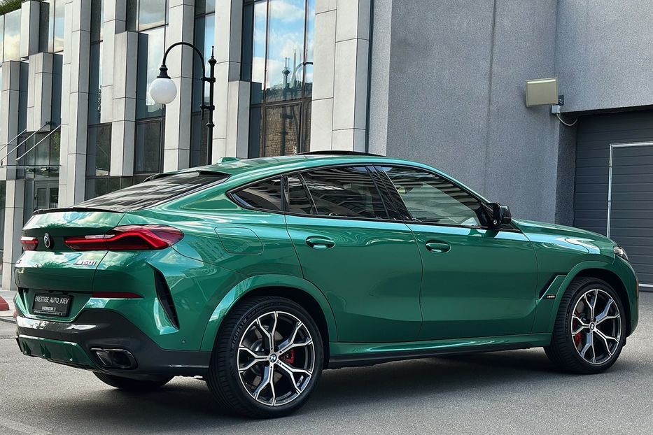 Продам BMW X6 M60i  2023 года в Киеве