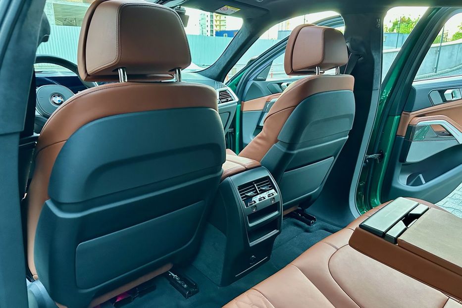 Продам BMW X6 M60i  2023 года в Киеве