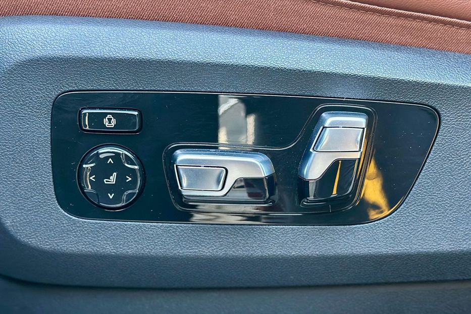 Продам BMW X6 M60i  2023 года в Киеве