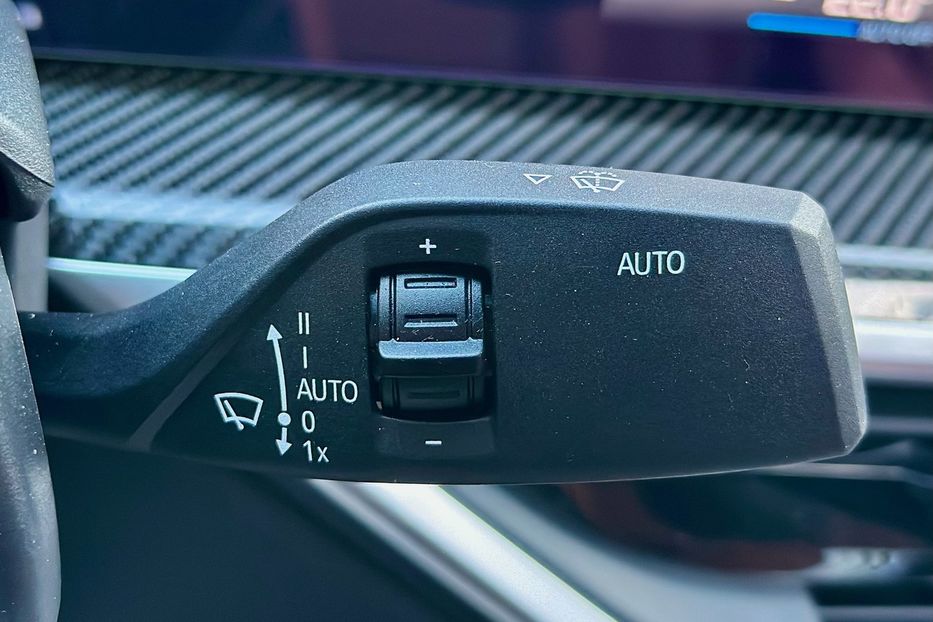 Продам BMW X6 M60i  2023 года в Киеве