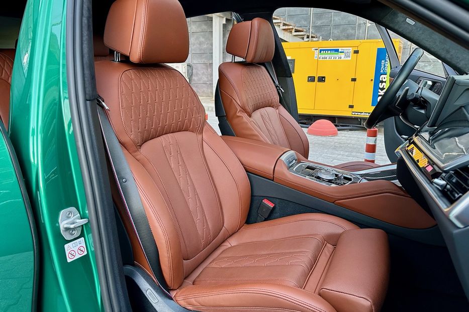 Продам BMW X6 M60i  2023 года в Киеве