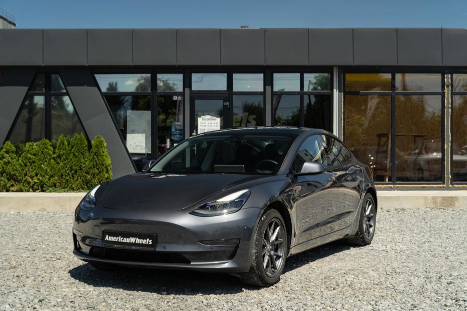 Продам Tesla Model 3 Long Range Dual Motor 2022 года в Черновцах