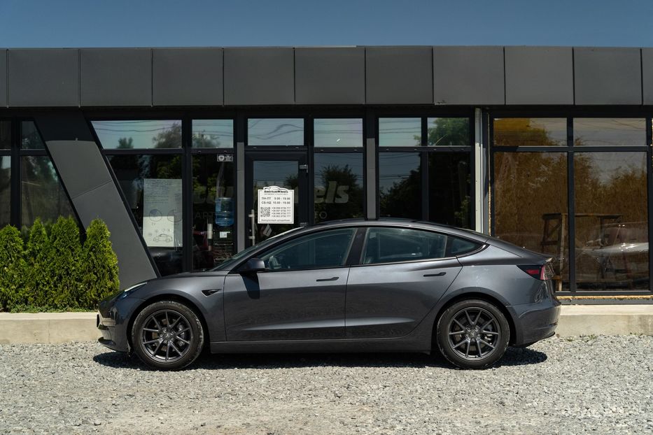 Продам Tesla Model 3 Long Range Dual Motor 2022 года в Черновцах