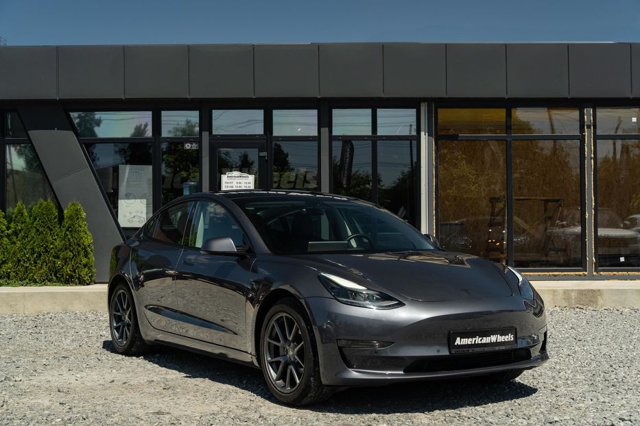 Продам Tesla Model 3 Long Range Dual Motor 2022 года в Черновцах