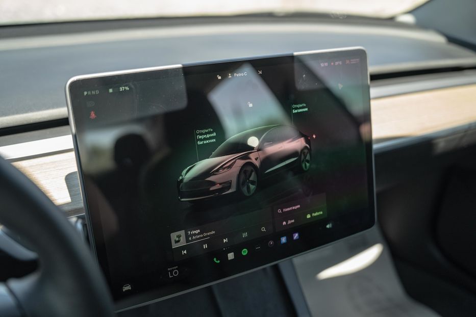 Продам Tesla Model 3 Long Range Dual Motor 2022 года в Черновцах