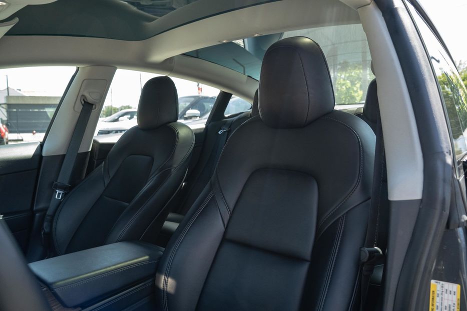 Продам Tesla Model 3 Long Range Dual Motor 2022 года в Черновцах