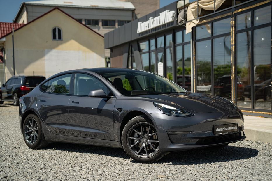 Продам Tesla Model 3 Long Range Dual Motor 2022 года в Черновцах