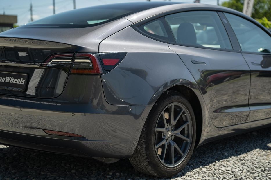 Продам Tesla Model 3 Long Range Dual Motor 2022 года в Черновцах