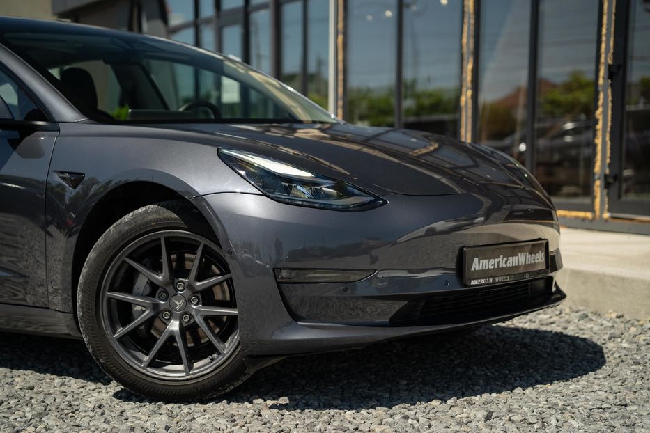 Продам Tesla Model 3 Long Range Dual Motor 2022 года в Черновцах