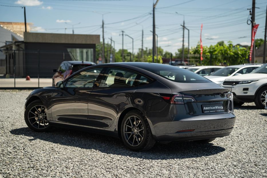 Продам Tesla Model 3 Long Range Dual Motor 2022 года в Черновцах
