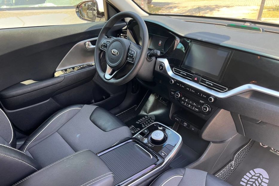 Продам Kia Niro 2021 года в Черновцах