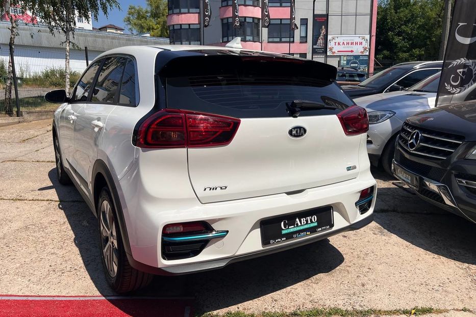 Продам Kia Niro 2021 года в Черновцах