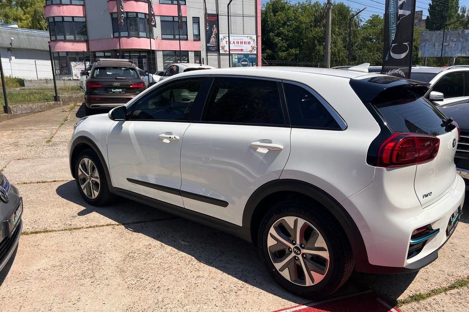 Продам Kia Niro 2021 года в Черновцах