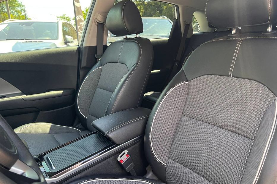 Продам Kia Niro 2021 года в Черновцах