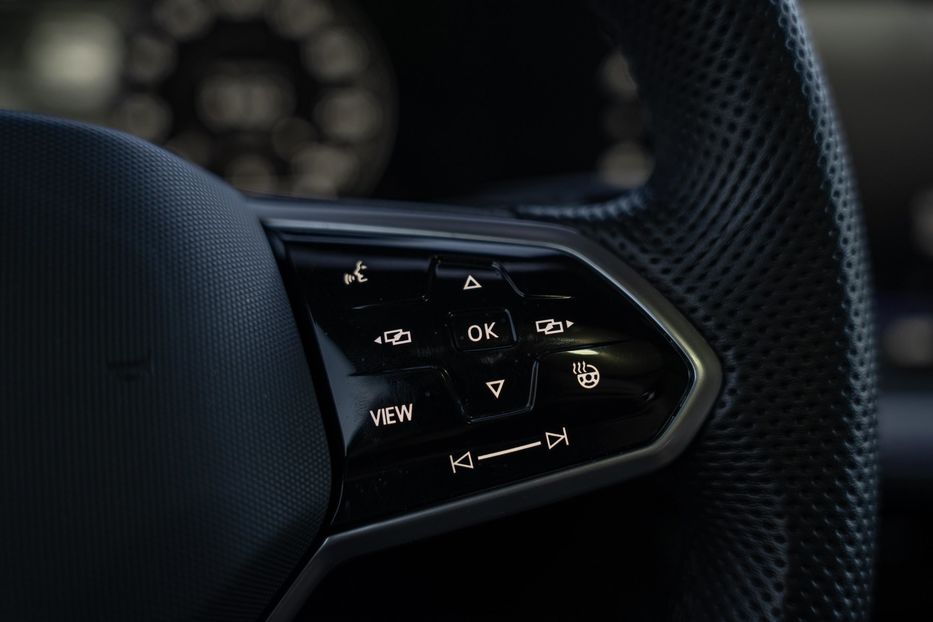 Продам Volkswagen Touareg R-Line AWD 2022 года в Черновцах