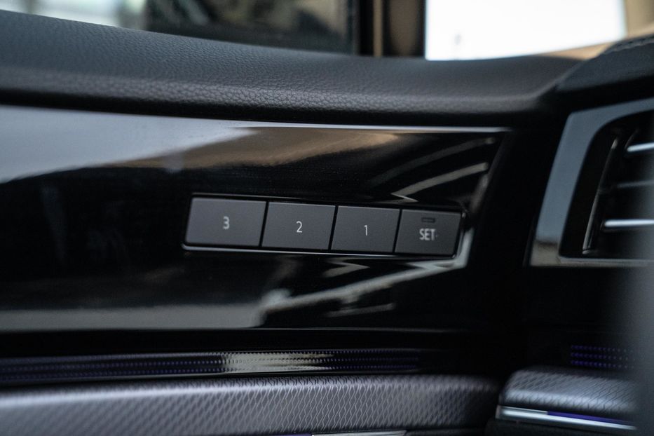 Продам Volkswagen Touareg R-Line AWD 2022 года в Черновцах